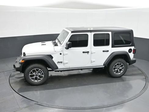 Used 2025 Jeep Wrangler Unlimited Sport AWD/4WD image 36