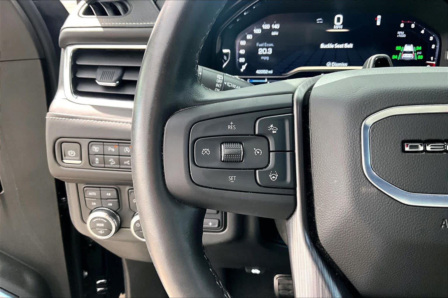 Used 2024 GMC Yukon XL Denali Ultimate AWD/4WD image 24