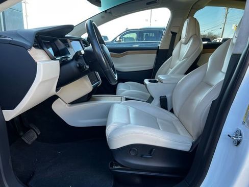 Used 2018 Tesla Model X 100D image 11