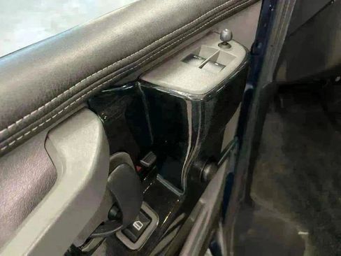 Used 2017 Chevrolet Express 2500 image 17