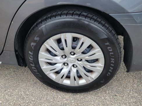 Used 2013 Toyota Camry LE FWD image 32
