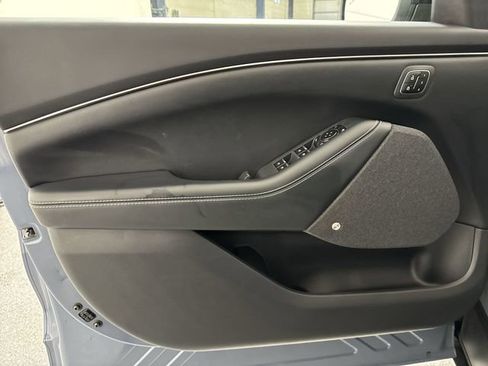 Used 2023 Ford Mustang Mach-E Premium image 19