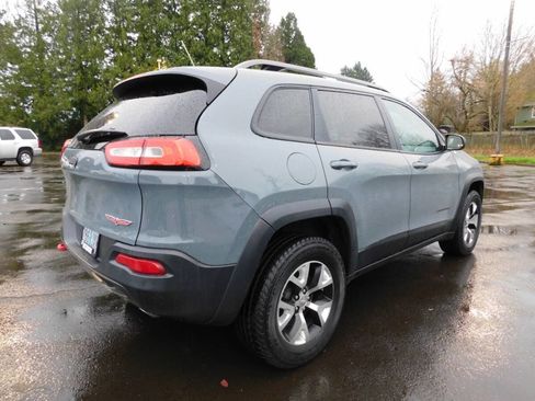 Used 2014 Jeep Cherokee Trailhawk w/ Leather Interior Group image 2
