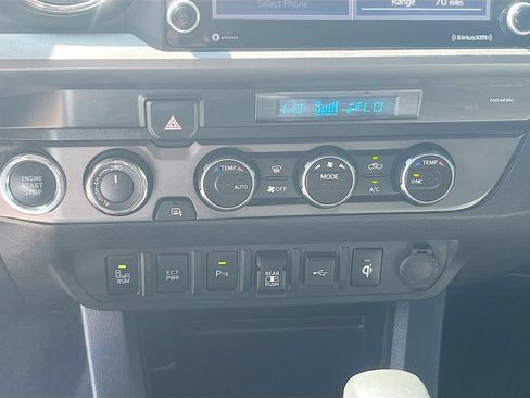 Used 2021 Toyota Tacoma TRD Off-Road w/ Technology Package AWD/4WD image 16