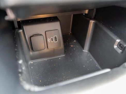 Used 2025 Ford Explorer ST AWD/4WD image 33