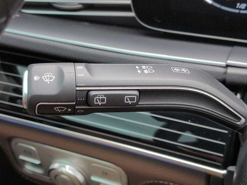 Used 2024 Mercedes-Benz GLS 450 4MATIC image 29
