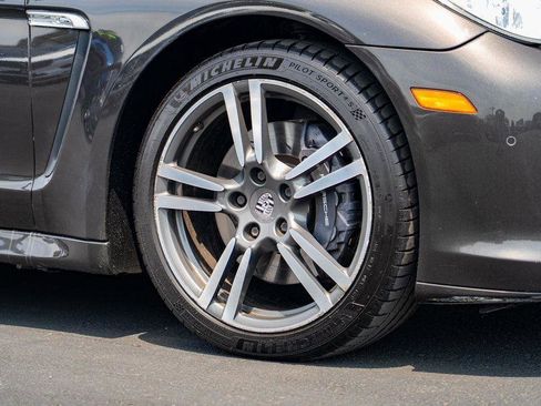 Used 2013 Porsche Panamera 4 w/ Premium Pkg image 8