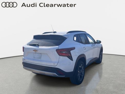 Used 2024 Chevrolet Trax LT w/ Driver Confidence Package image 4