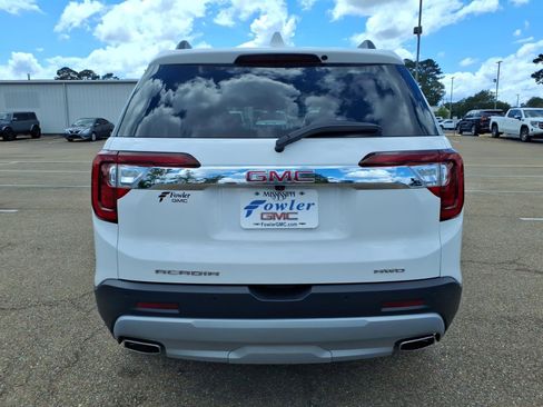 Used 2020 GMC Acadia SLT w/ LPO, Floor Liner Package AWD/4WD image 4