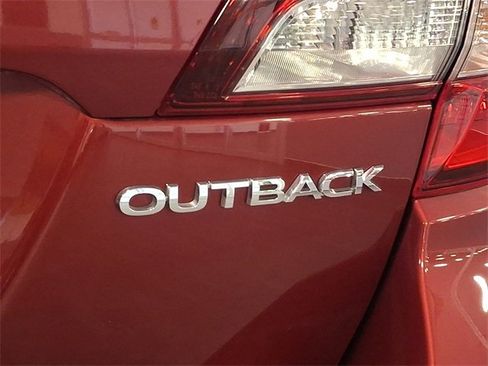 Used 2018 Subaru Outback 2.5i Limited image 33