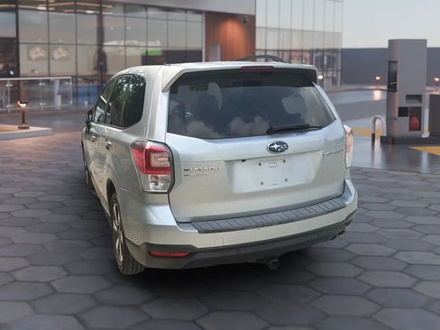 Used 2018 Subaru Forester 2.5i Limited AWD/4WD image 9