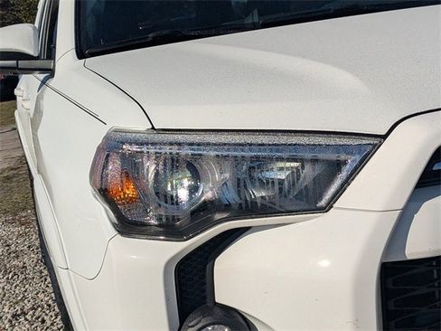 Used 2024 Toyota 4Runner SR5 Premium image 9