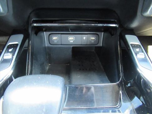 Used 2023 Kia Sorento SX FWD image 27
