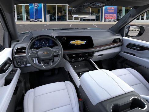New 2026 Chevrolet Suburban Premier image 17