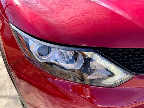 Used 2017 Nissan Rogue Sport SL w/ SL Premium Package image 28