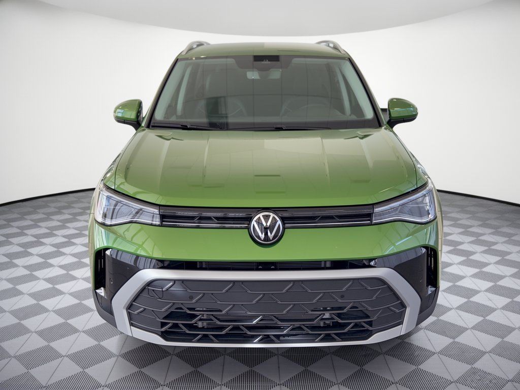 Certified 2026 Volkswagen Taos SE FWD image 6