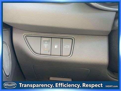 Used 2025 Genesis G70 2.5T w/ Sport Prestige Package image 21