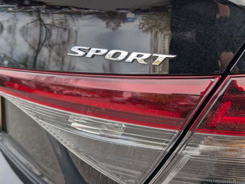 Certified 2025 Honda Civic Sport image 8