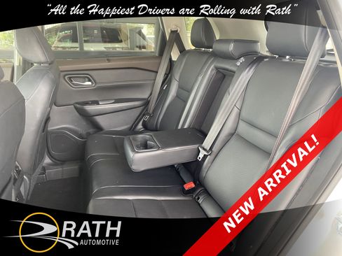 Used 2022 Nissan Rogue SV w/ SV Premium Package FWD image 19