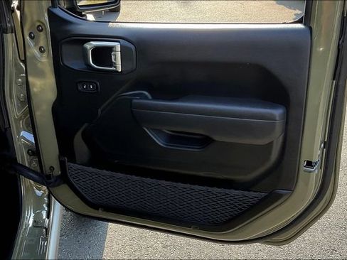 New 2025 Jeep Wrangler Unlimited Rubicon image 25