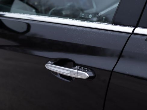 Used 2025 Cadillac XT5 Premium Luxury image 38