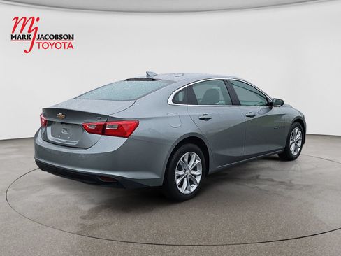 Used 2025 Chevrolet Malibu LT FWD image 9