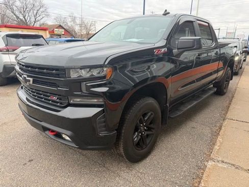 Used 2019 Chevrolet Silverado 1500 LT Trail Boss image 3