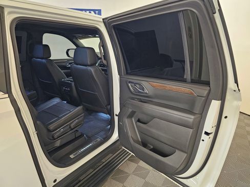 Used 2022 Chevrolet Suburban High Country w/ LPO, Illumination Package AWD/4WD image 21