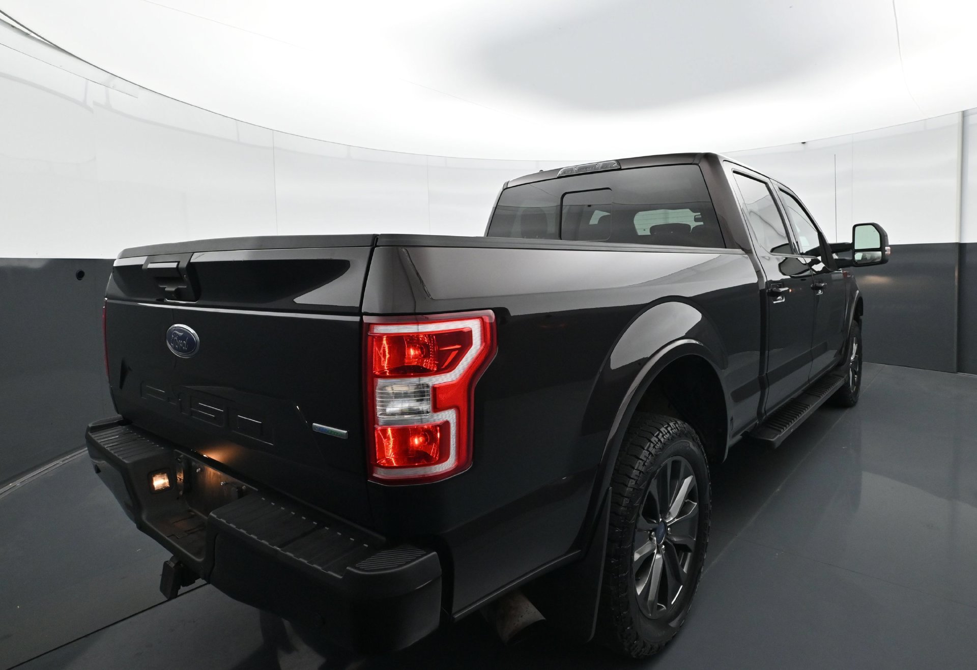 Used 2018 Ford F150 XLT w/ Equipment Group 302A Luxury AWD/4WD image 6