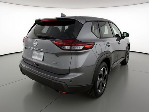 Used 2025 Nissan Rogue SV image 9