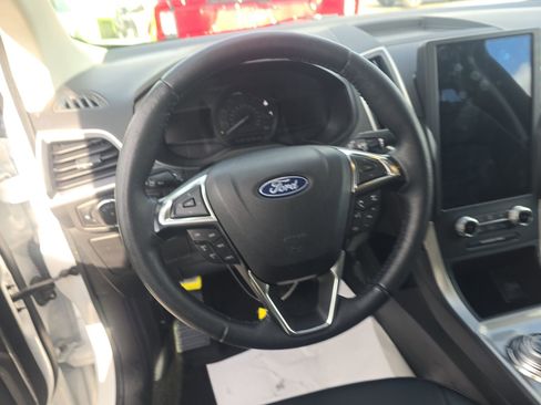 Used 2024 Ford Edge SEL w/ Convenience Package image 5