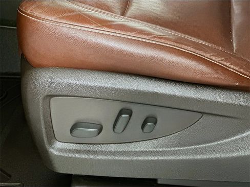 Used 2016 Chevrolet Suburban LTZ image 22