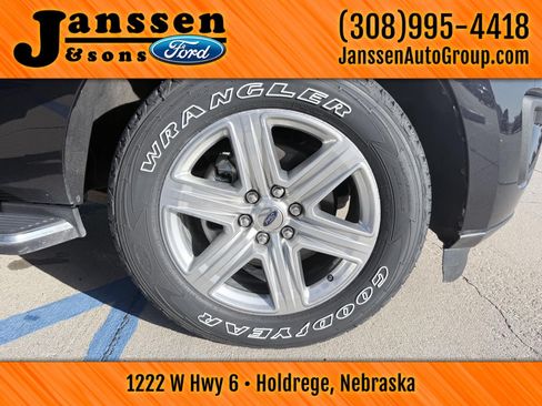 Used 2020 Ford Expedition XLT w/ Equipment Group 202A RWD image 32