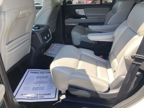 Used 2025 Ford Expedition Active RWD image 16