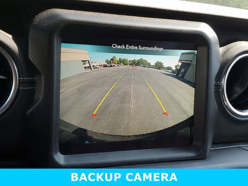 Used 2022 Jeep Wrangler Unlimited Sahara image 18