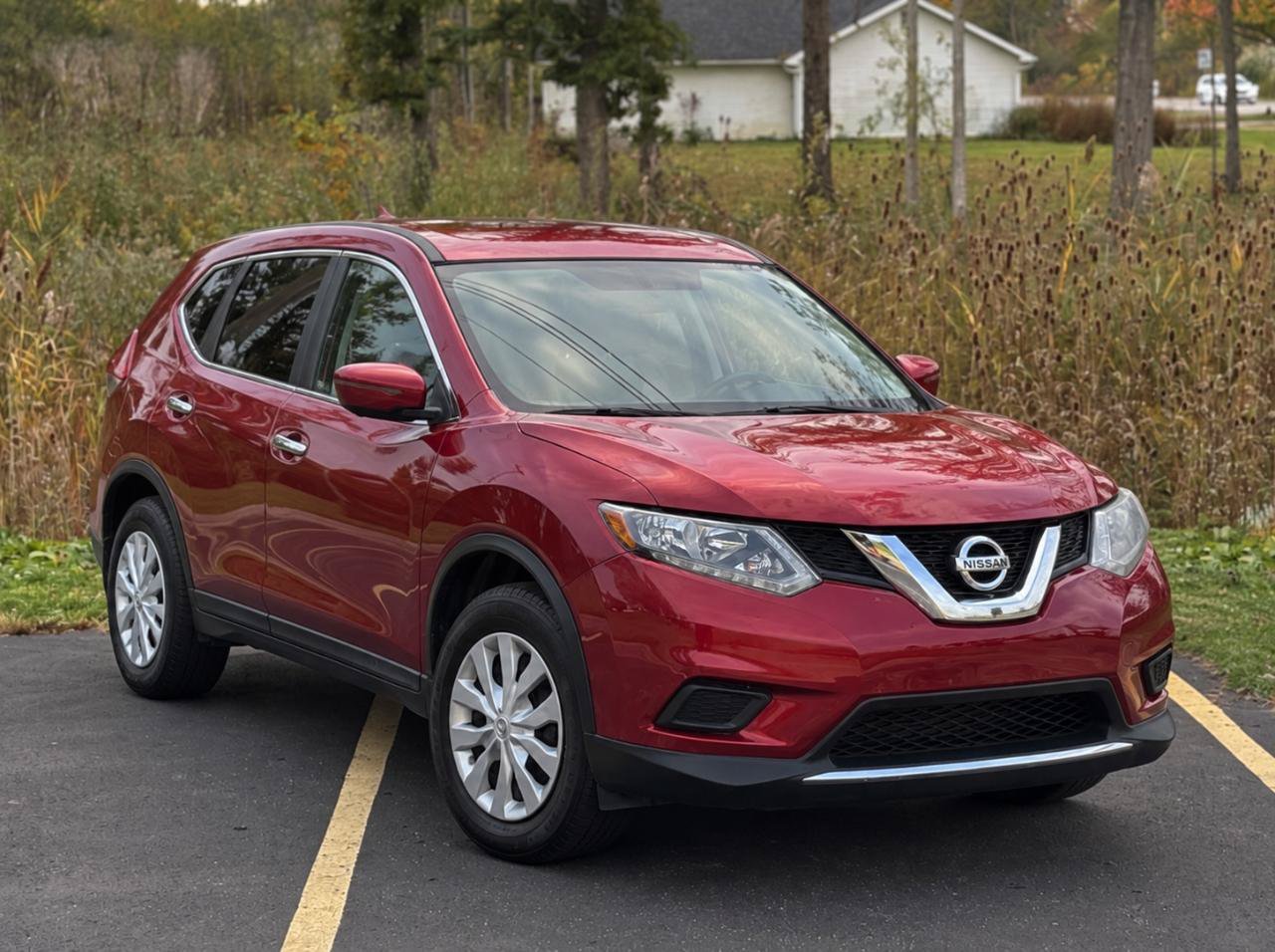 Used 2016 Nissan Rogue SV AWD/4WD image 2