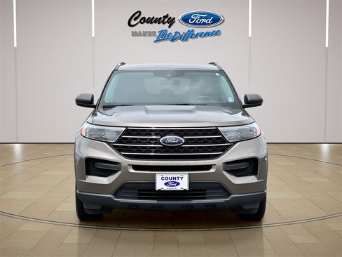 Used 2021 Ford Explorer XLT image 12