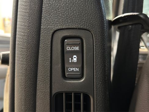 Used 2019 Honda Odyssey EX-L image 37
