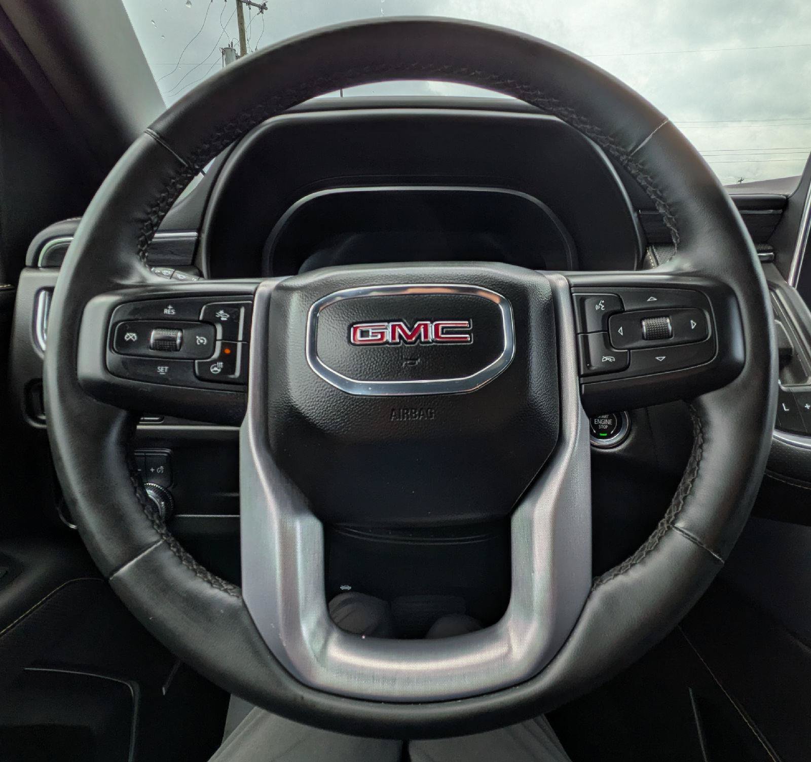 Used 2023 GMC Yukon XL SLT w/ SLT Luxury Package AWD/4WD image 17