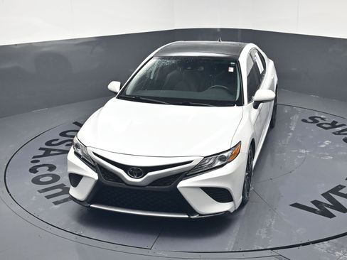 Used 2019 Toyota Camry XSE image 30
