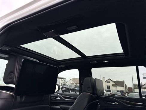 Used 2021 Cadillac Escalade ESV Premium Luxury Platinum image 22