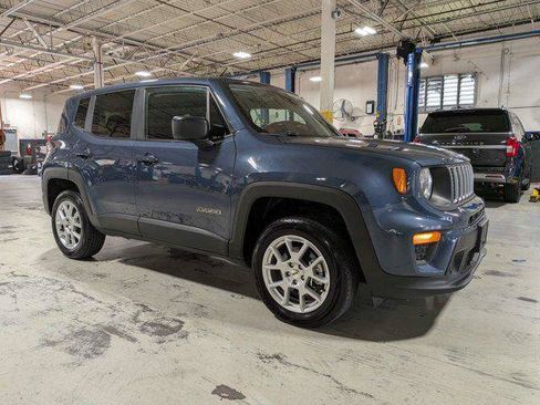 Certified 2023 Jeep Renegade Latitude AWD/4WD image 2