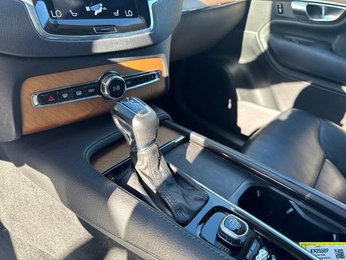 Used 2021 Volvo XC90 T6 Momentum w/ Protection Package Premier AWD/4WD image 28