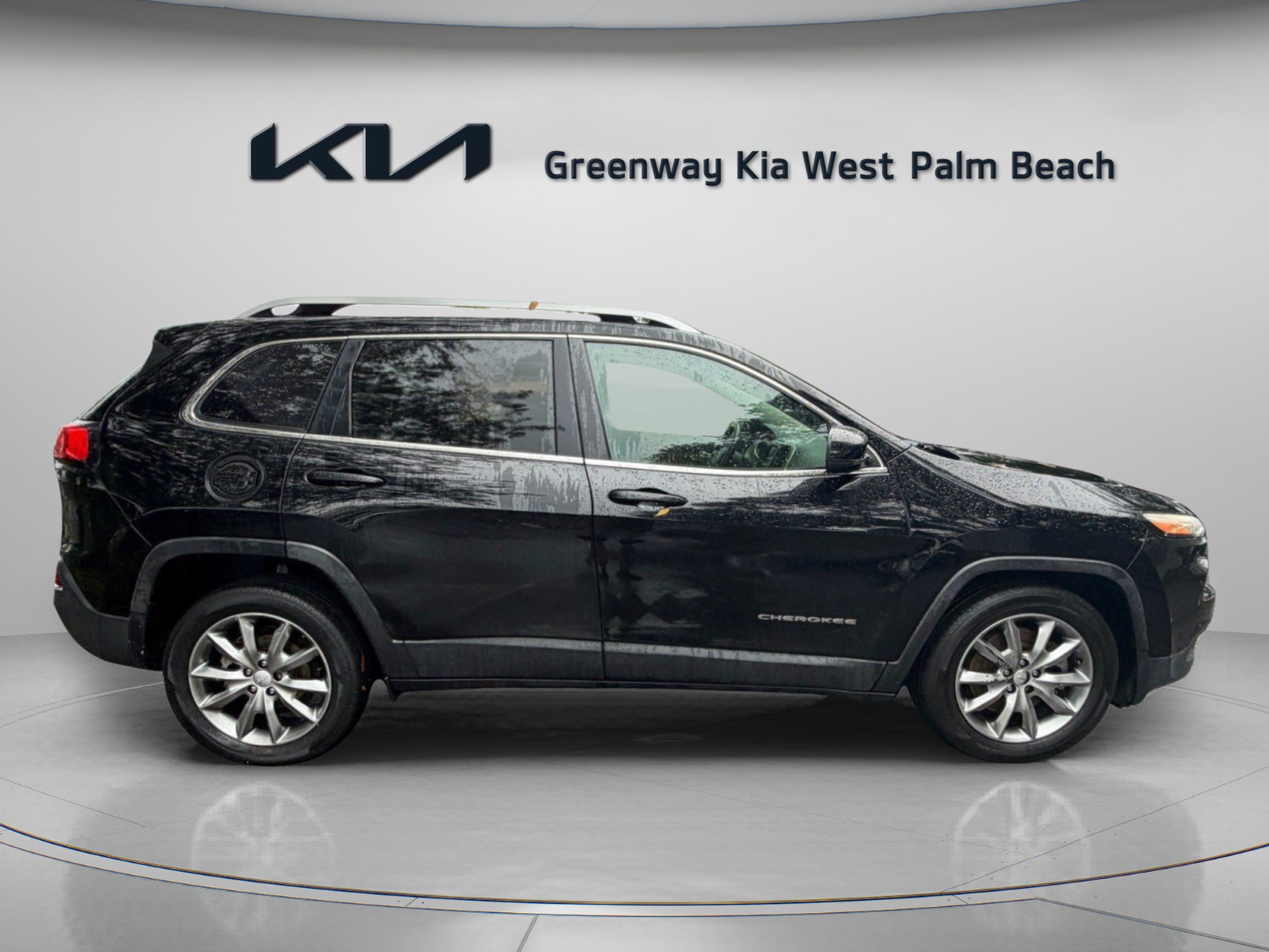 Used 2018 Jeep Cherokee Limited FWD image 8