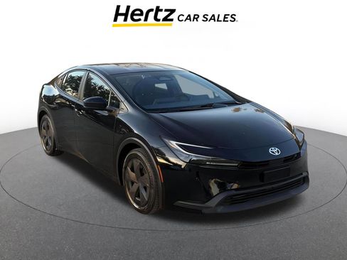 Used 2025 Toyota Prius LE image 1