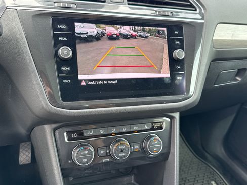Used 2021 Volkswagen Tiguan SEL image 19