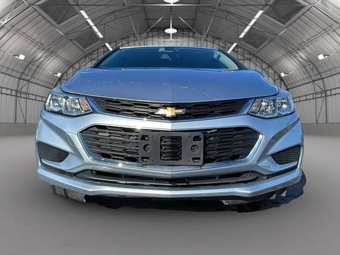 Used 2018 Chevrolet Cruze LS image 9