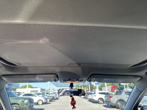 Used 2014 Toyota RAV4 XLE w/ Preferred Accessory Package AWD/4WD image 11