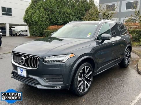 Used 2021 Volvo XC90 T6 Momentum w/ Advanced Package image 3