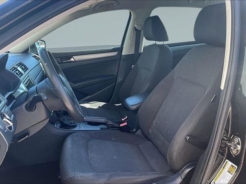 Used 2013 Volkswagen Passat 2.5 S image 20